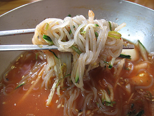 물, 비빔냉면을 한그릇에서  시민냉면 .....