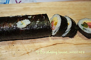 눈으로도 홀리고 맛으로도 홀려요- 봄꽃으로 둔갑한 여우 김밥