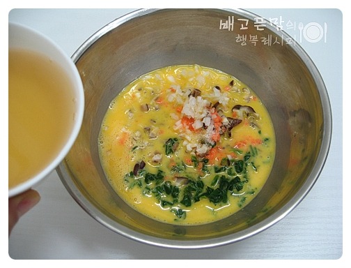 국과 반찬을 한번에..보들한~ 야채 순두부 계란찜.