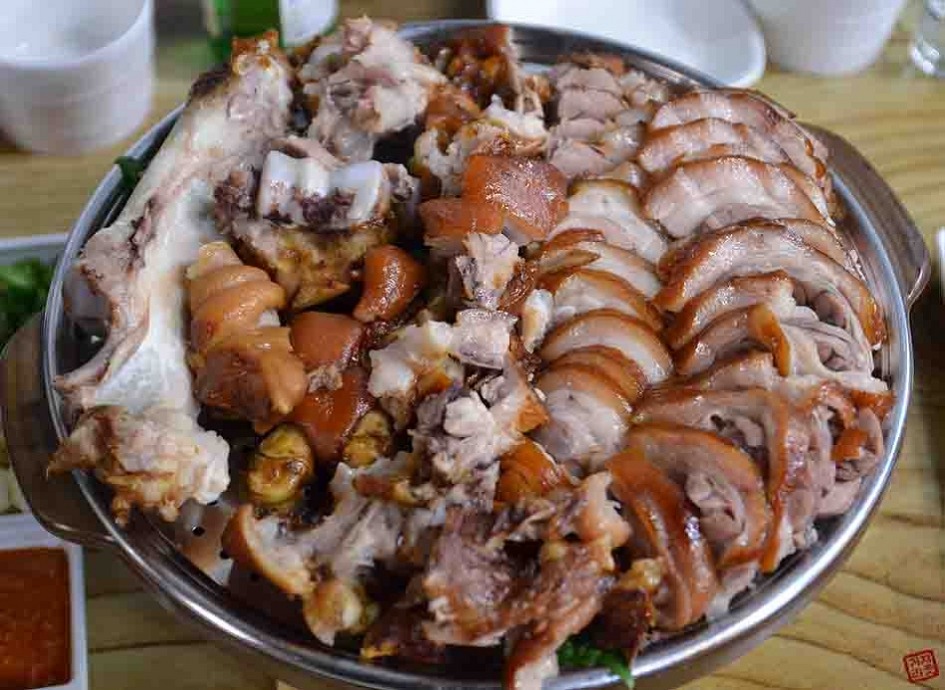따뜻하게 먹는 유황한방왕족발이요~~ - 대전 지역 추천맛집 유황한방족발 후기