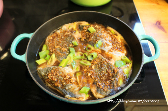 삼치 엿장조림...  담백하고 짧조롬한 맛~