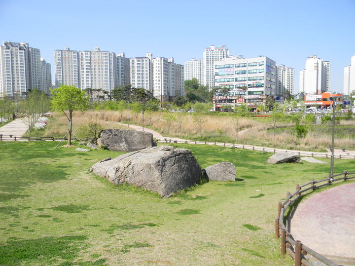 오산 금암리지석묘군 (고인돌공원)