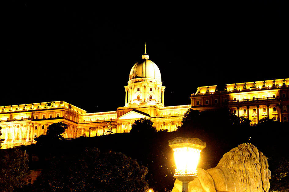 부다페스트 도나우 강변에서~