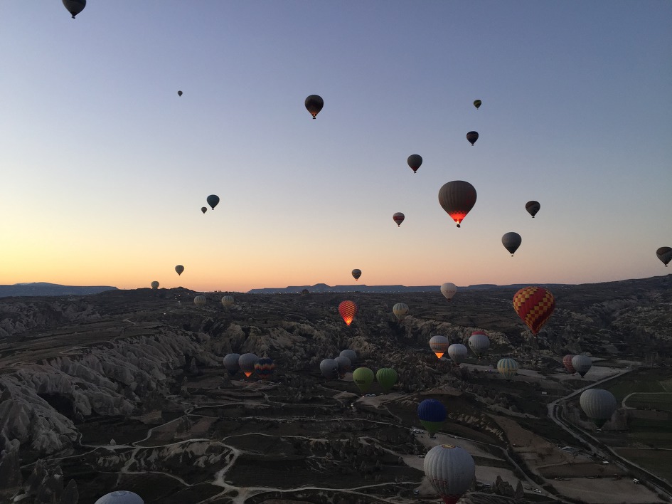 카파토키아 해돋이를 보러 열기구 타기 투어를 시작하다.(ÜRGÜP Balloons / KAPADOKYA)
