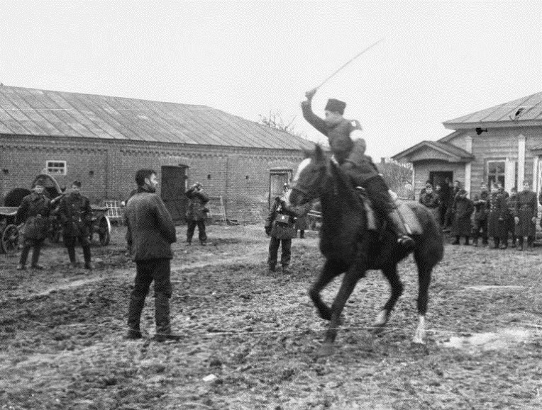 코사크 기병의 소련 빨치산 처형 - Russian Cossacks cavalry Wehrmacht police man execution of soviet partisan